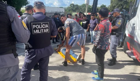 Veja vídeo : motorista de app leva tiro na nuca durante confusão de trânsito no bairro Aleixo