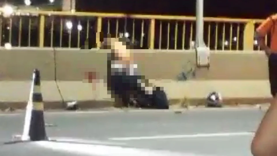 Veja vídeo: homem morre na Ponte do Rio Negro após perder o controle da motocicleta