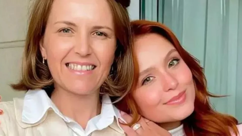 ‘Nunca quisemos nada dela’, diz mãe de Larissa Manoela pela primeira vez após entrevista da filha