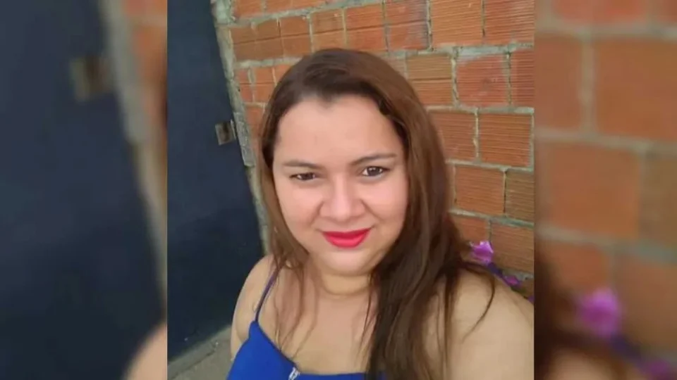 Homem mata companheira a facadas após crise de ciúmes