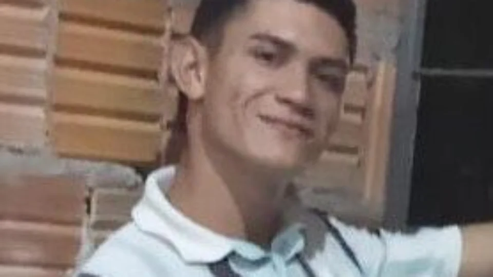Jovem desaparece após sair do trabalho para casa no bairro Cidade de Deus