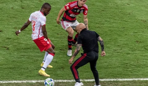 Flamengo ouve vaias no Maracanã e empata sem gols com o Internacional