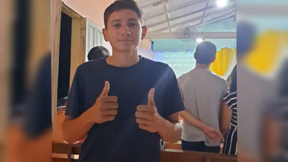 Familiares pedem ajuda para localizar jovem que desapareceu após sair para trabalhar