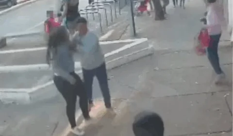 VEJA VÍDEO: mulher é morta pelo ex com chave de fenda em frente à escola do filho