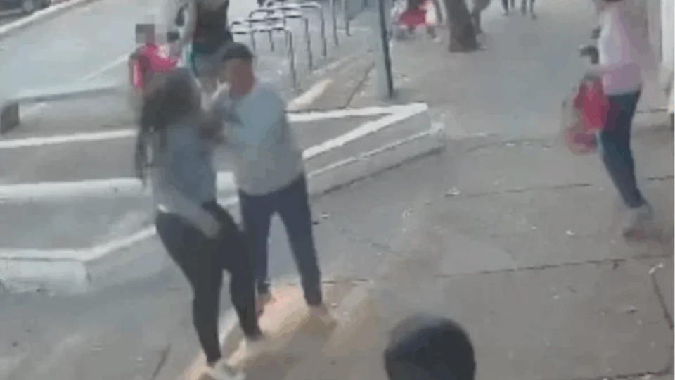 VEJA VÍDEO: mulher é morta pelo ex com chave de fenda em frente à escola do filho