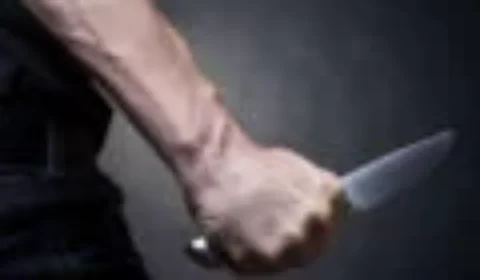 Homem em surto mata tio a facadas enquanto ele dormia