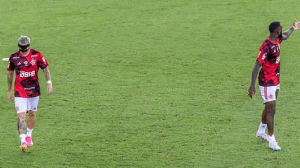 Gerson se pronuncia após soco em Varela: ‘Sairemos melhores de tudo isso’