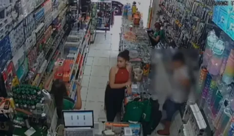 VEJA VÍDEO: Celular explode enquanto adolescente mexia no aparelho em loja