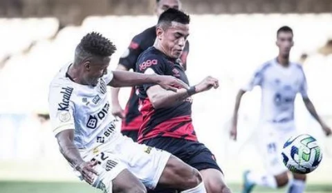 Santos marca nos acréscimos e fica no empate com o Athletico-PR