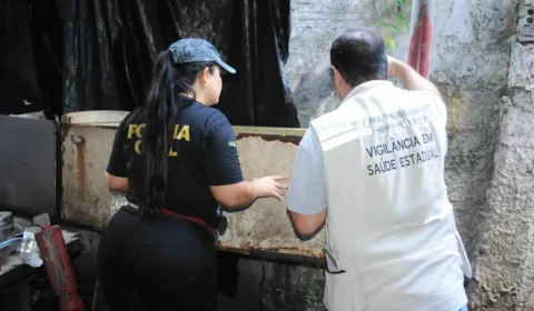 Estabelecimentos de sucata são interditados em Manaus