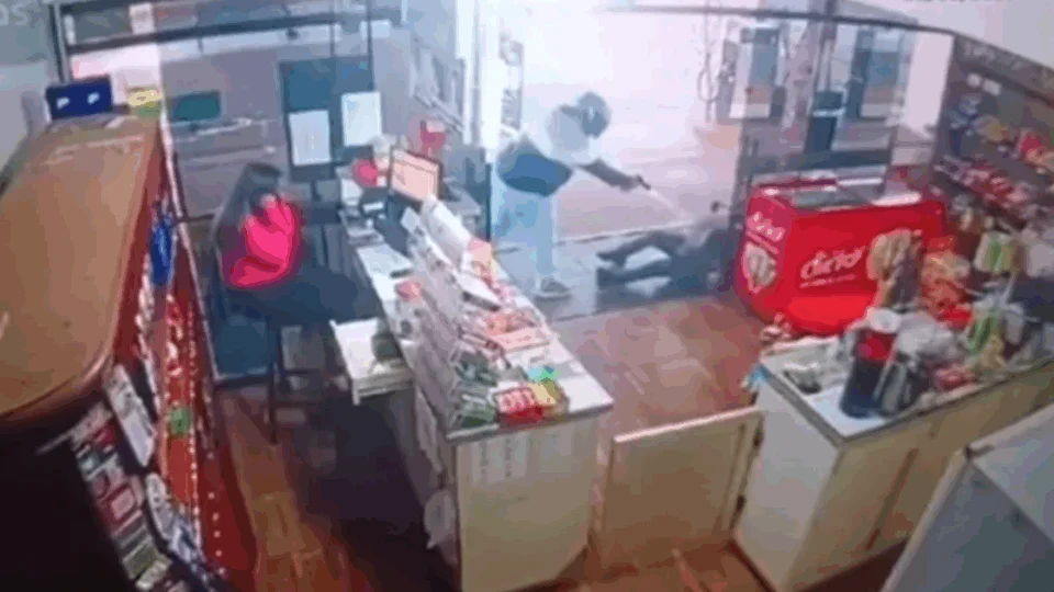 VEJA VÍDEO: segurança é morto com tiros à queima roupa em posto de combustíveis