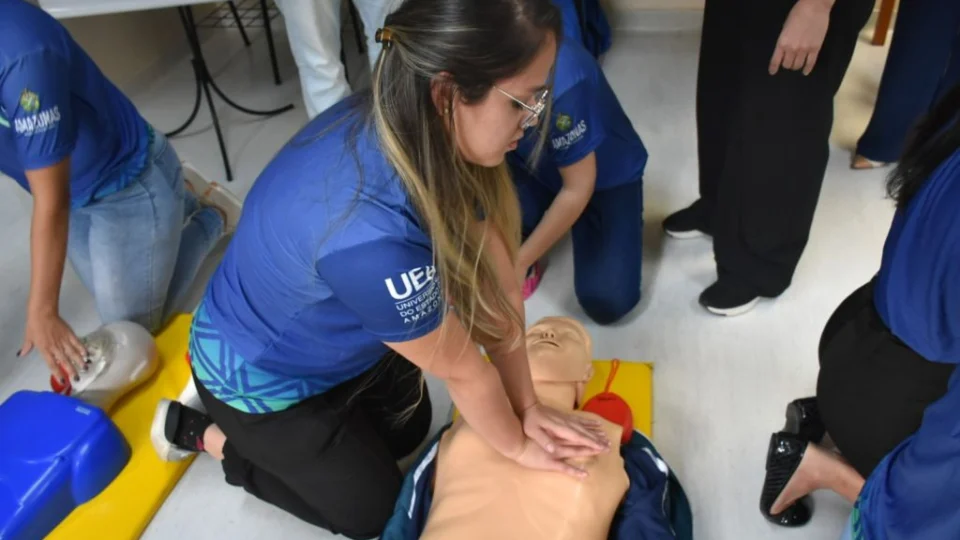 UEA oferece capacitação para prevenção de parada cardiorrespiratória