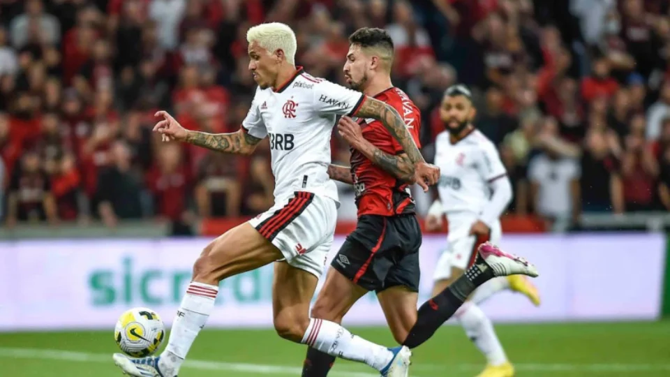 Flamengo pega Athletico-PR no Brasileiro sem poupar para final da Copa do Brasil