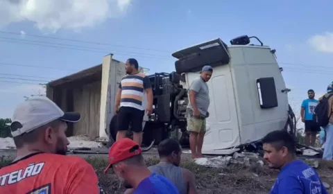 ​Trágica colisão entre caçamba e caminhão causa fatalidade