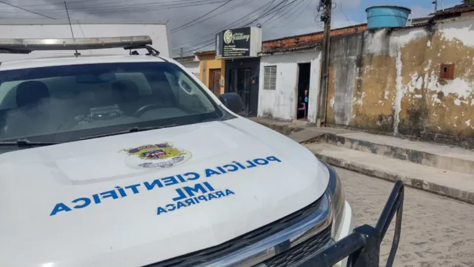Jovem de 19 anos é morto com tiros na cabeça dentro de casa