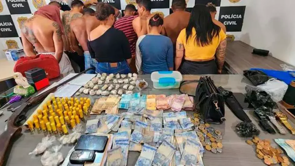 Polícia Civil prende 12 suspeitos e apreende drogas em operação de combate ao tráfico em Santarém, Pará