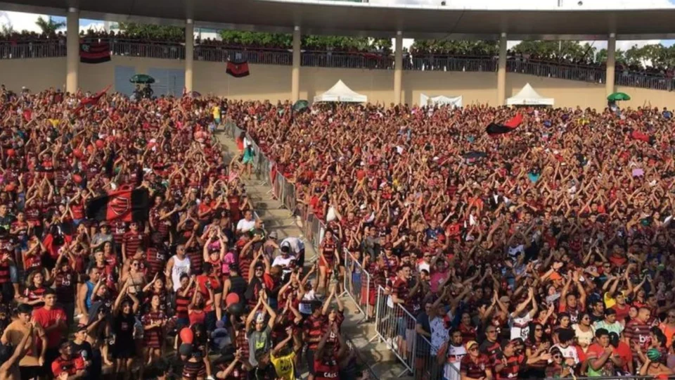 Flamengo x São Paulo será transmitido em telão na Ponta Negra neste domingo (17)