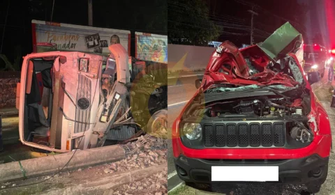 Caminhão perde o controle após passar por buraco e derruba poste em cima de veículo, na Av. Constantino Nery