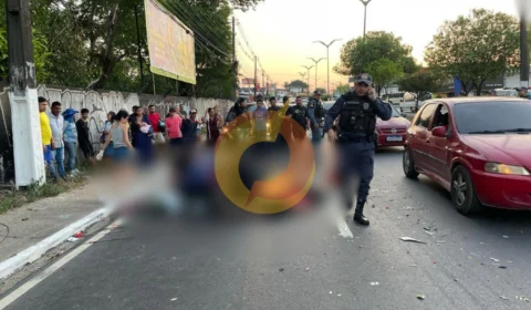 Motorista invade contramão, mata uma mulher e deixa motociclista de App gravemente ferido na Av. Max Teixeira