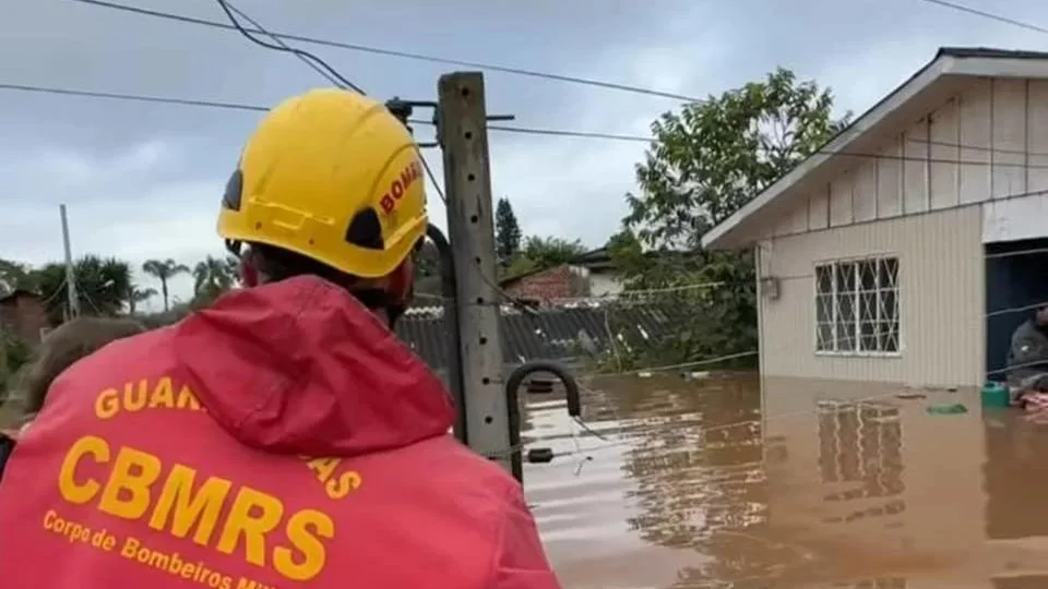 Após passagem de ciclone, sobe o número de desaparecidos no RS