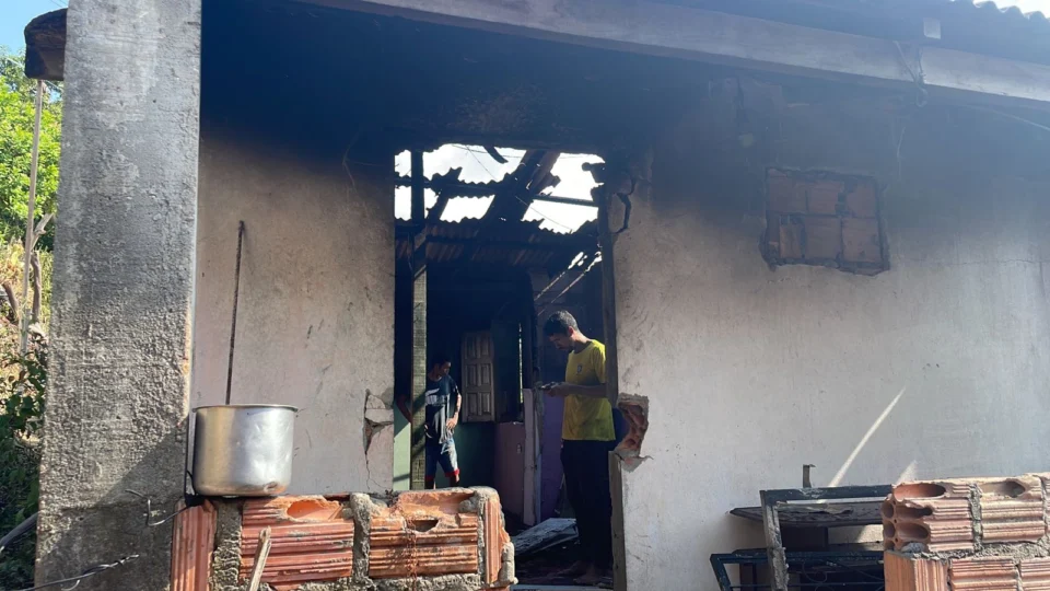Incêndio em Manaus deixa família desamparada