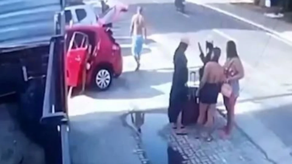 Criminosos roubam equipamentos de refrigeração em João Pessoa; Veja vídeo