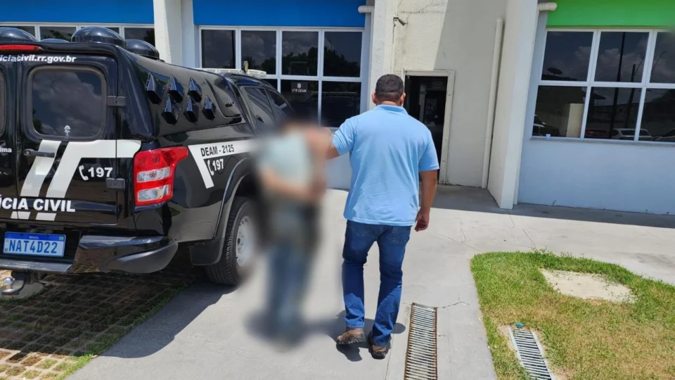 Vídeo: venezuelano é preso após descumprir medida protetiva e ameaçar ex-companheira em Boa Vista