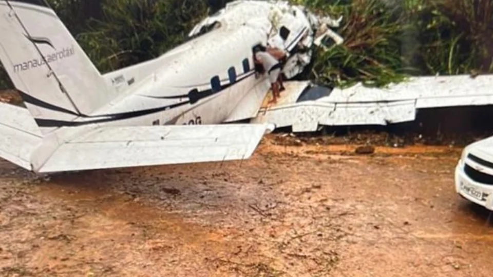 URGENTE: 14 pessoas morrem em queda de aeronave em Barcelos-AM