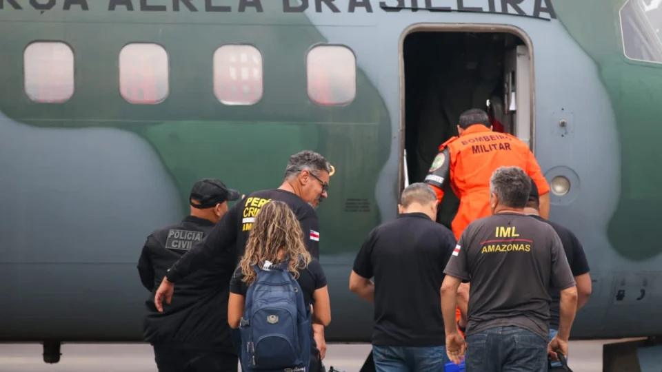 Aviões da Força Aérea trarão os corpos dos turistas mortos em tragédia aérea em Barcelos para Manaus no AM