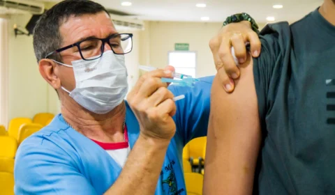 Vacinação contra Covid-19 é ofertada em 74 pontos da prefeitura nesta semana