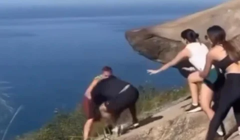 VEJA VÍDEO: demora para registrar foto termina em pancadaria