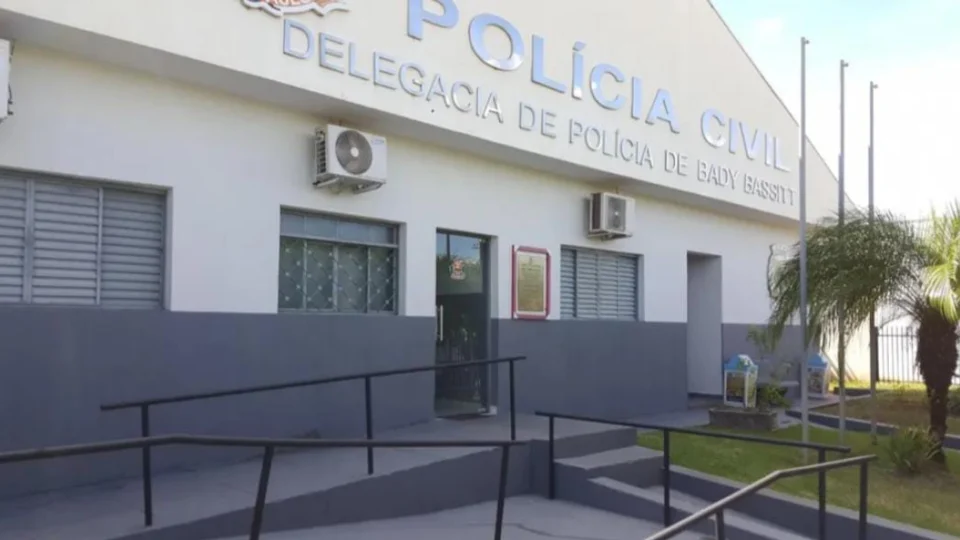 Adolescente suspeito de invadir e destruir dados sigilosos de órgãos públicos e empresas é apreendido