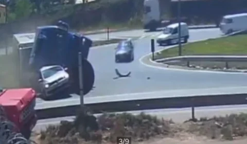 Caminhão tomba e atinge carro de passeio na Grande BH; Veja vídeo