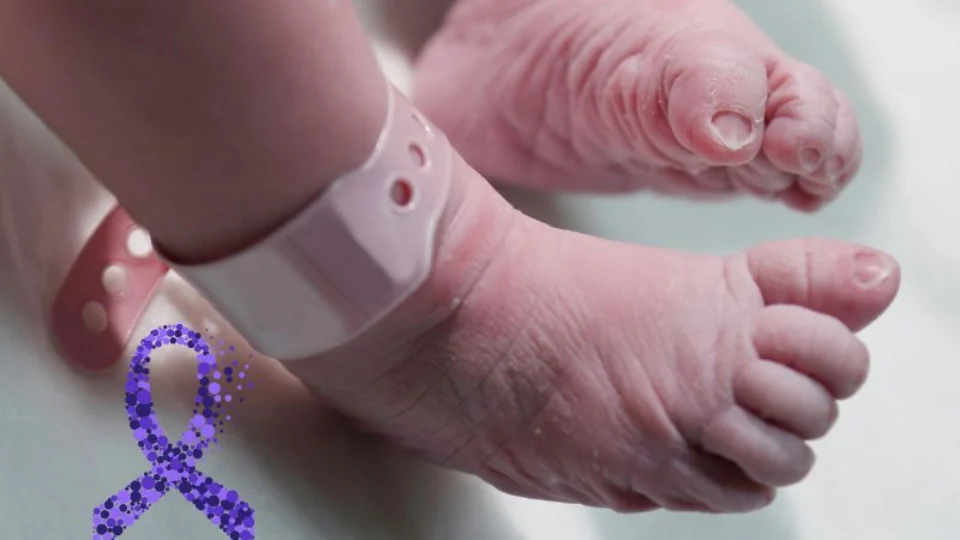 Campanha reforça prevenção à ‘Doença do beijo salgado’ em bebês