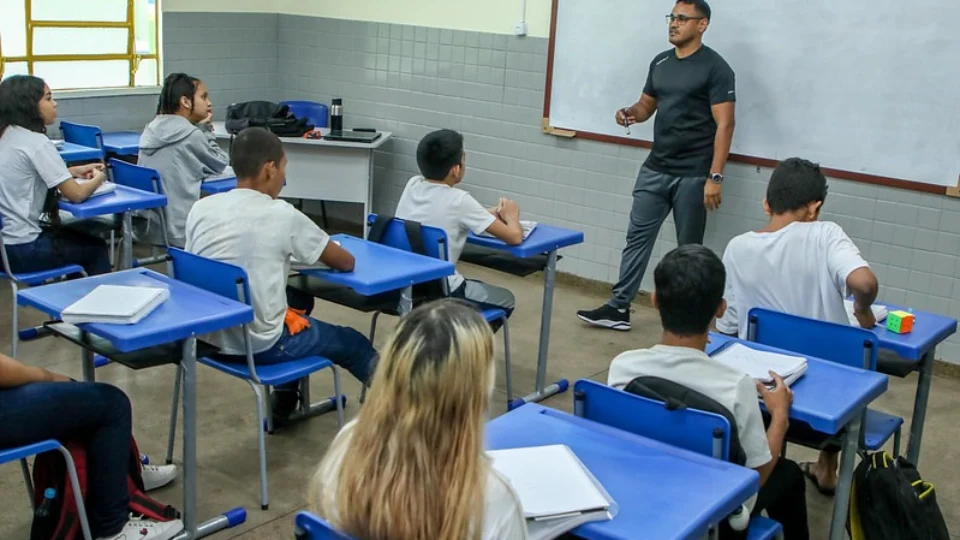 Semed reabre processo seletivo para contratação de professores substitutos