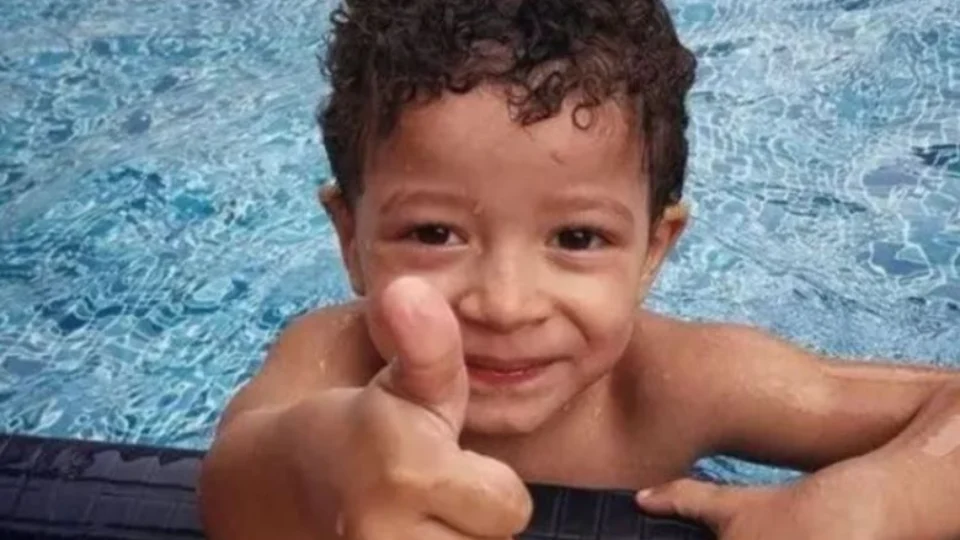 Mangueira de combustível explode na oficina e queima rosto de menino de 3 anos