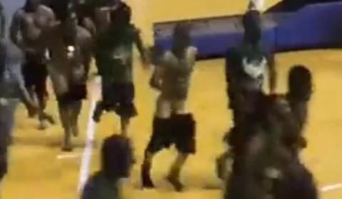 VEJA VÍDEO: Alunos fazem ‘masturbação coletiva’ em torneio universitário