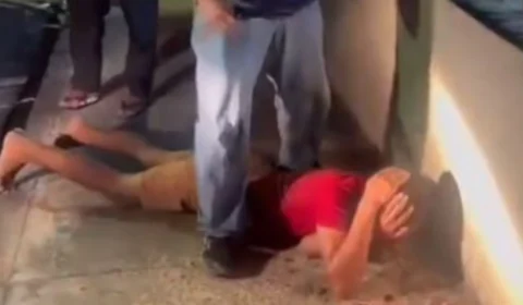 VEJA VÍDEO: suposto assaltante com arma falsa recebe ‘corretivo’ em Manaus