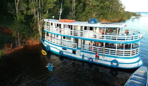 Durante forte ventania barco afunda no interior do Amazonas