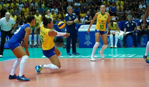 Brasil faz 3 a 0 no Peru pelo Pré-Olímpico de vôlei feminino