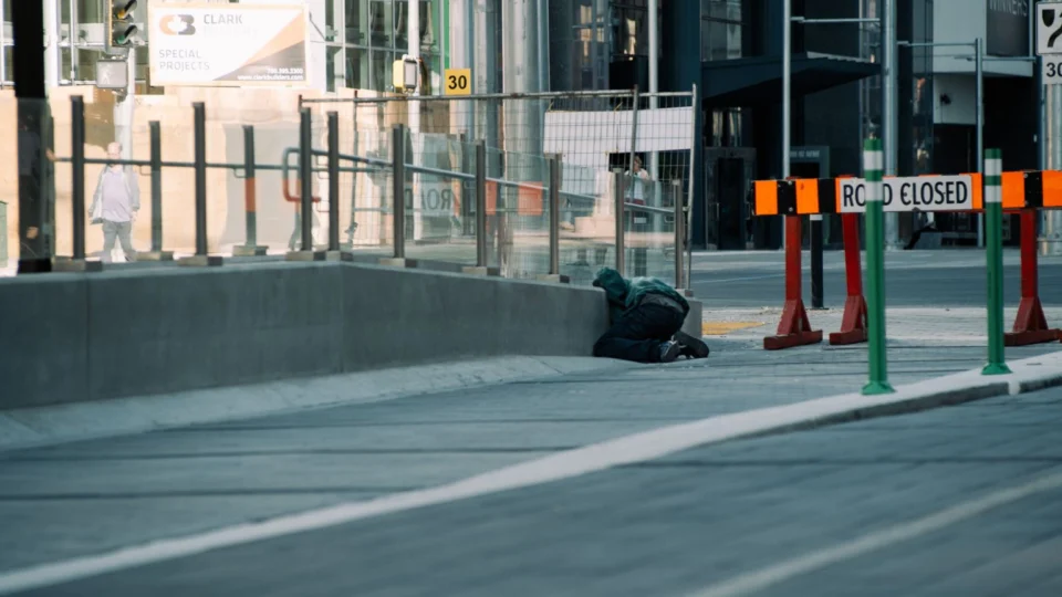 Droga que transforma usuários em ‘zumbis’ mata 72 mil nos EUA