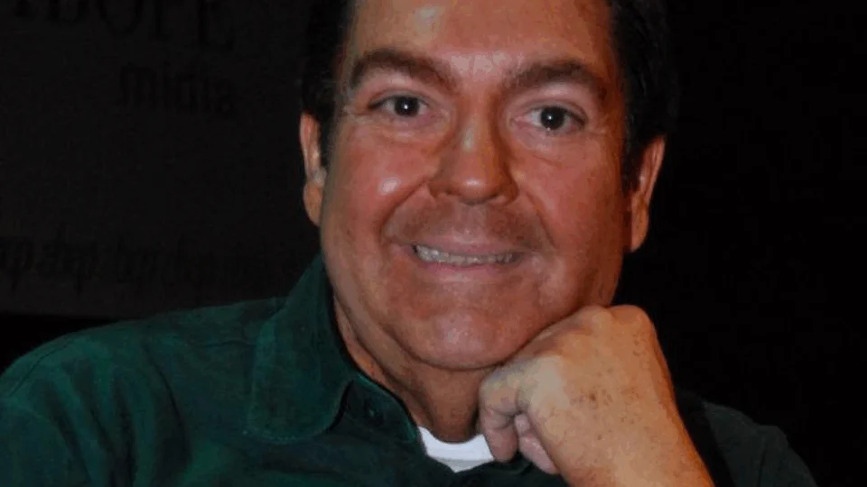 Faustão recebe alta hospitalar após internação às pressas para fazer exames