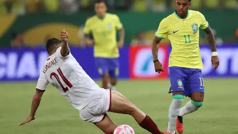 Brasil joga mal, empata com Venezuela e deixa a liderança das Eliminatórias