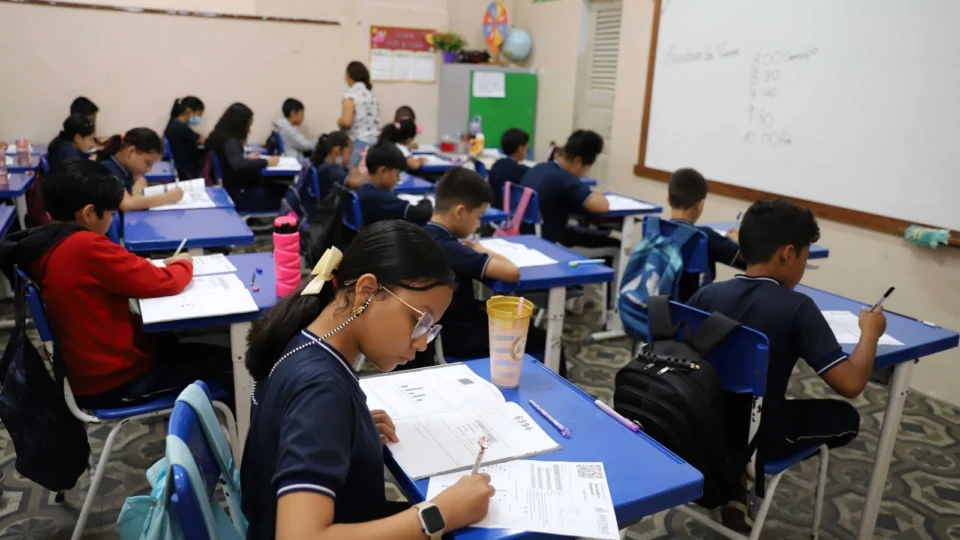 Alunos da rede estadual de ensino participam da 2ª fase da Obmep 2023, neste sábado