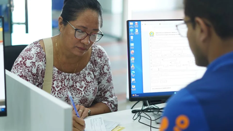 Confira as vagas de emprego disponíveis para esta segunda-feira