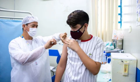 Mais de 70 pontos de vacinação contra Covid-19 estão disponíveis esta semana em Manaus