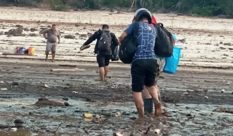 Seca no Rio Negro força antecipação do término do ano letivo em escolas ribeirinhas do Amazonas