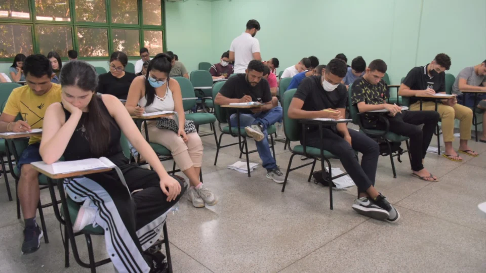 Cartões de Convocação do Vestibular e SIS da UEA são disponibilizados na sexta