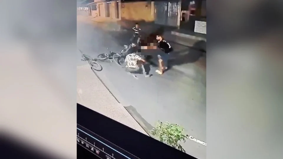 Jovem luta pela vida antes de ser assassinado a tiros, em maceió; Veja vídeo