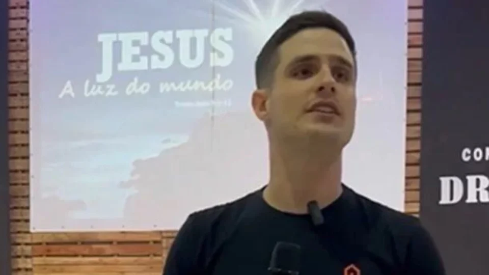 Influencer evangélico Victor Bonato é preso acusado de estuprar três fiéis em São Paulo